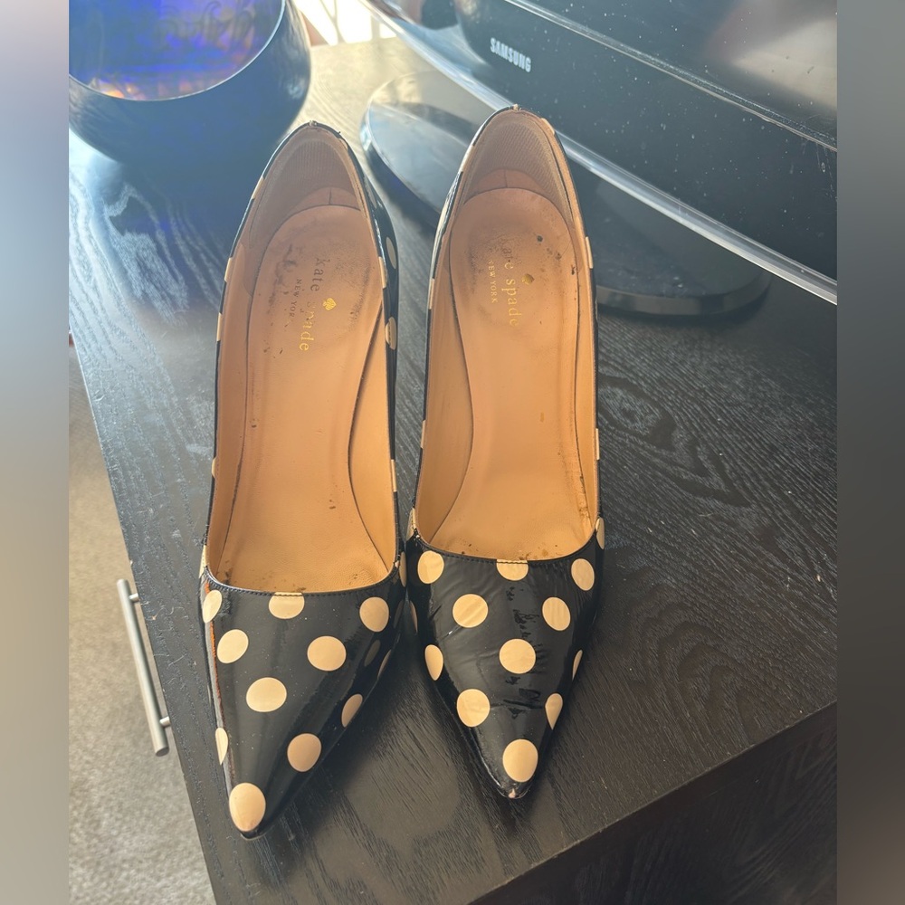Fun polka-dot Kate Spade heels. Size 9.